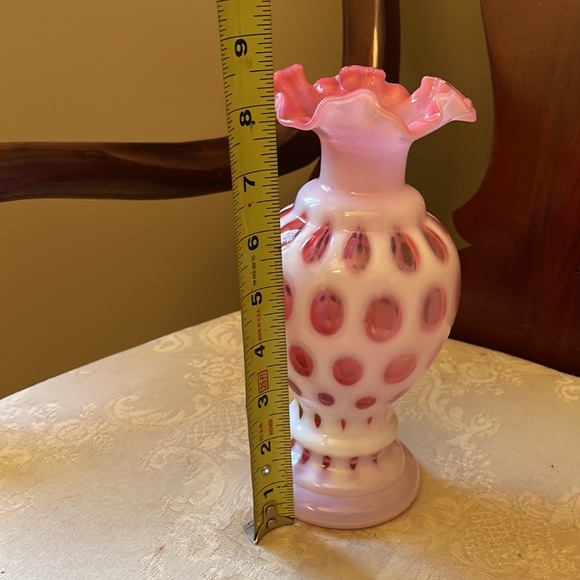 Vintage Fenton cranberry opalescent coin dot spot ruffled top vase, stunning! - Picture 11 of 13